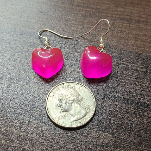 Handmade Resin Pink Heart Dangle Drop Earrings NEW Ladies Lightweight Casual - Picture 6 of 6
